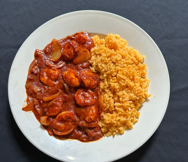 Camarones A La Diabla (spicy).