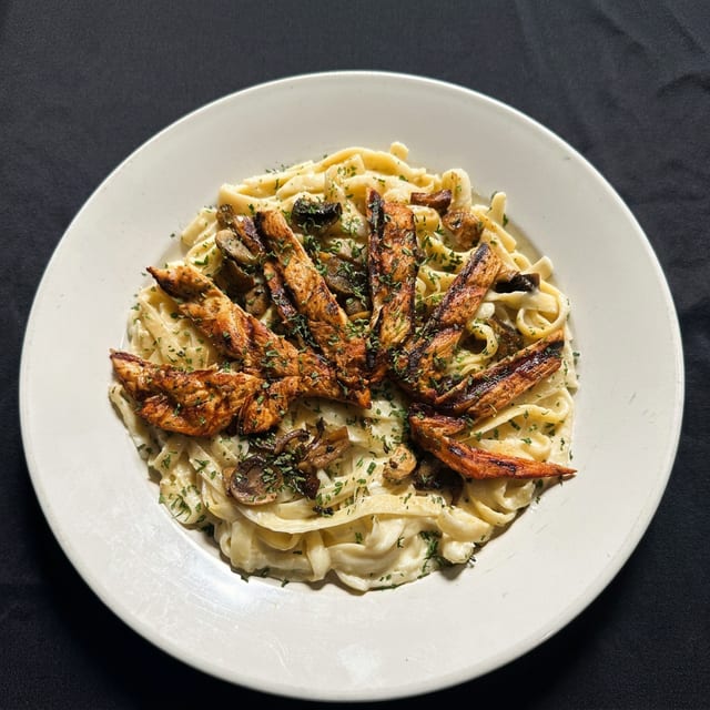 Chicken Alfredo.